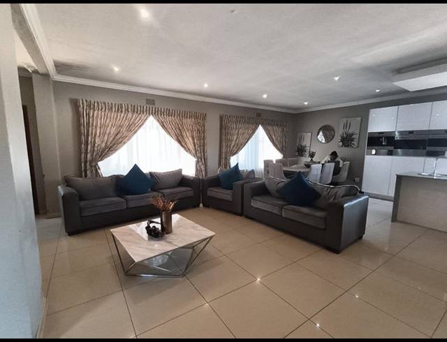 3 BEDROOM HOUSE FOR SALE IN WITFIELD